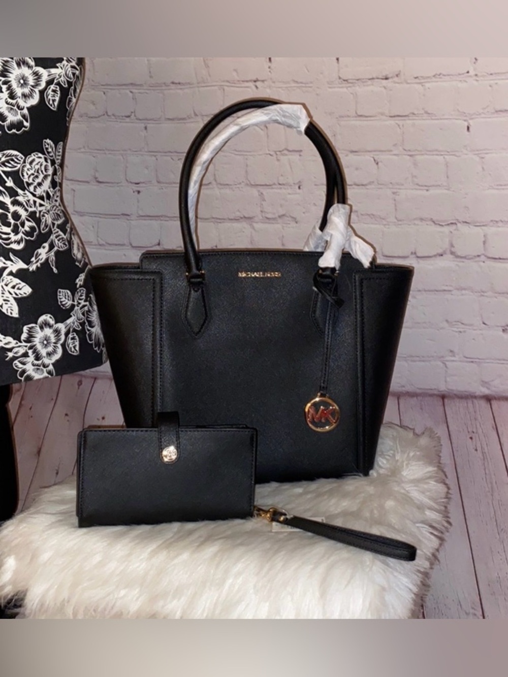 Michael Kors AYDEN Tote/JET SET CHARM Wallet 2pc Set